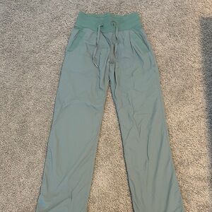 lululemon athletica crater blue dance studio MR lined pant *regular